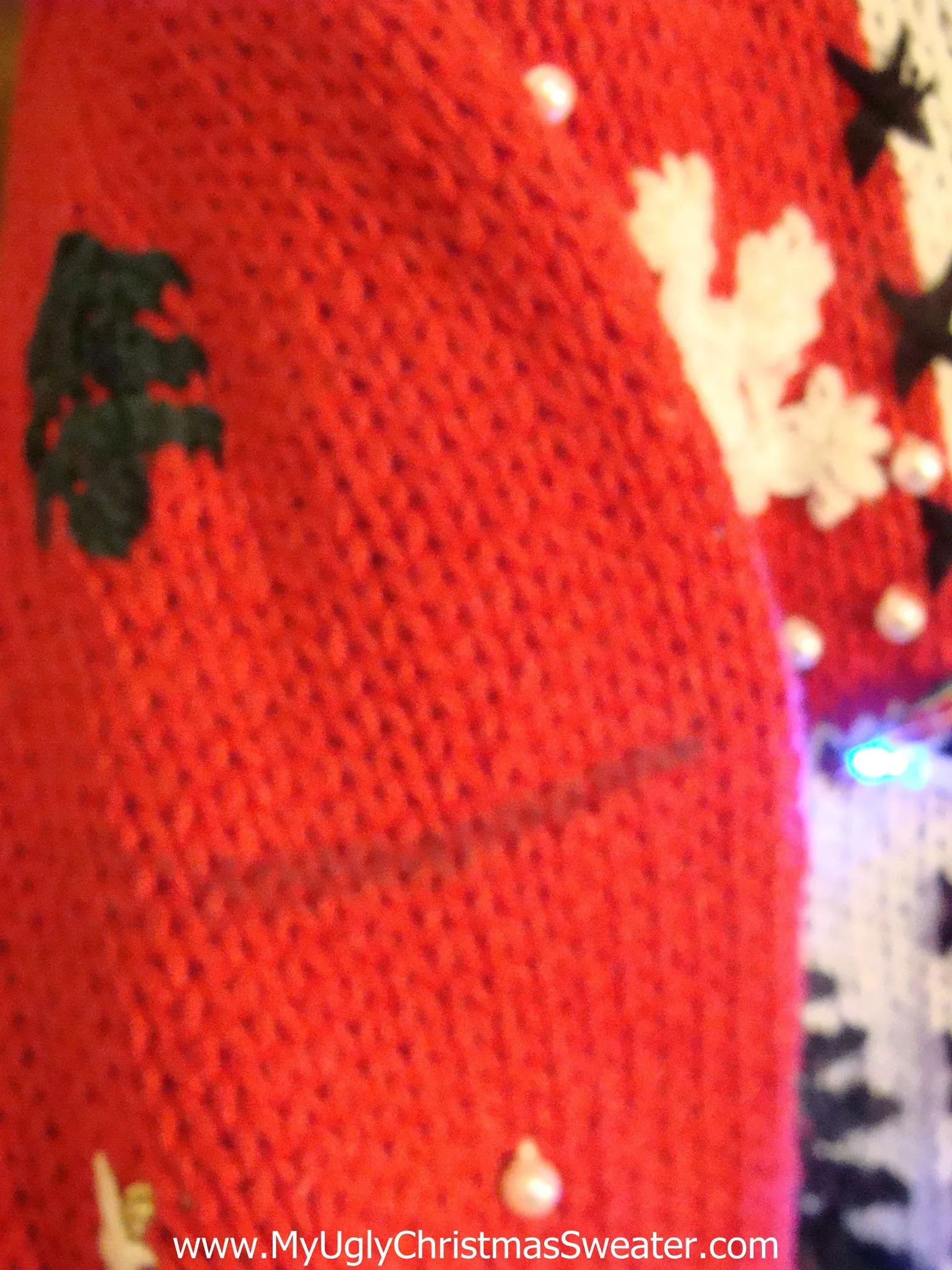 Cheaper Priced Red Cute Christmas Sweater with Lights