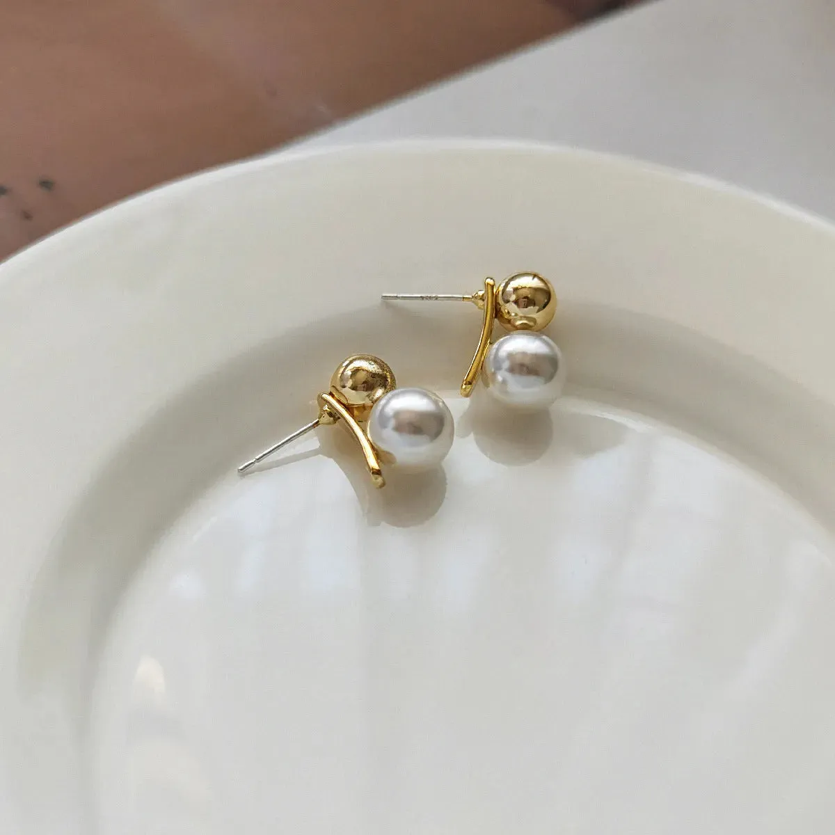 Gold Plated Style Simpel Geometric Pearl Earrings For Women & Girls Cubic Zirconia Alloy Earring Set - Pair Of 1