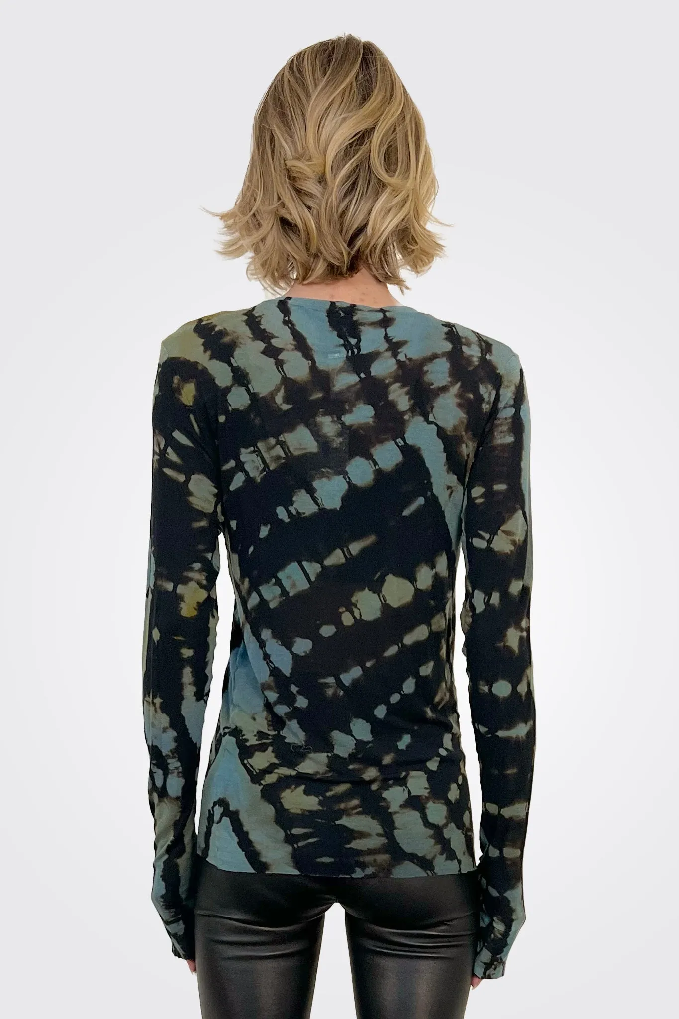 Long Sleeve Fit Crew Spiral Top - Black
